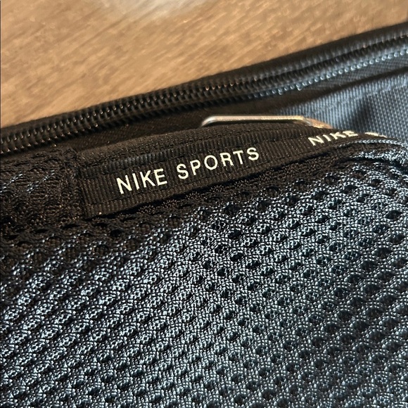 Nike Black Crossbody Bag - Picture 4 of 9